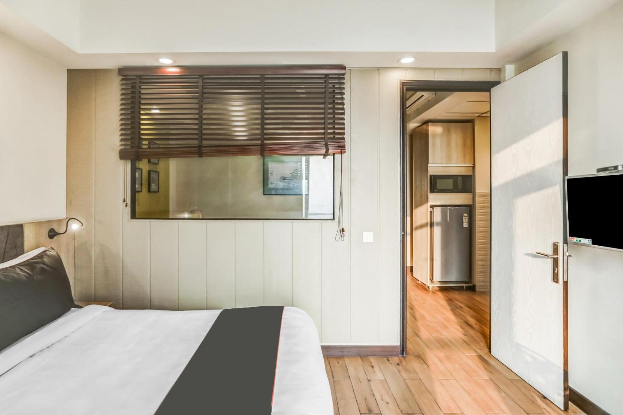 Collection O Limewood Stay Gurgaon Bagian luar foto