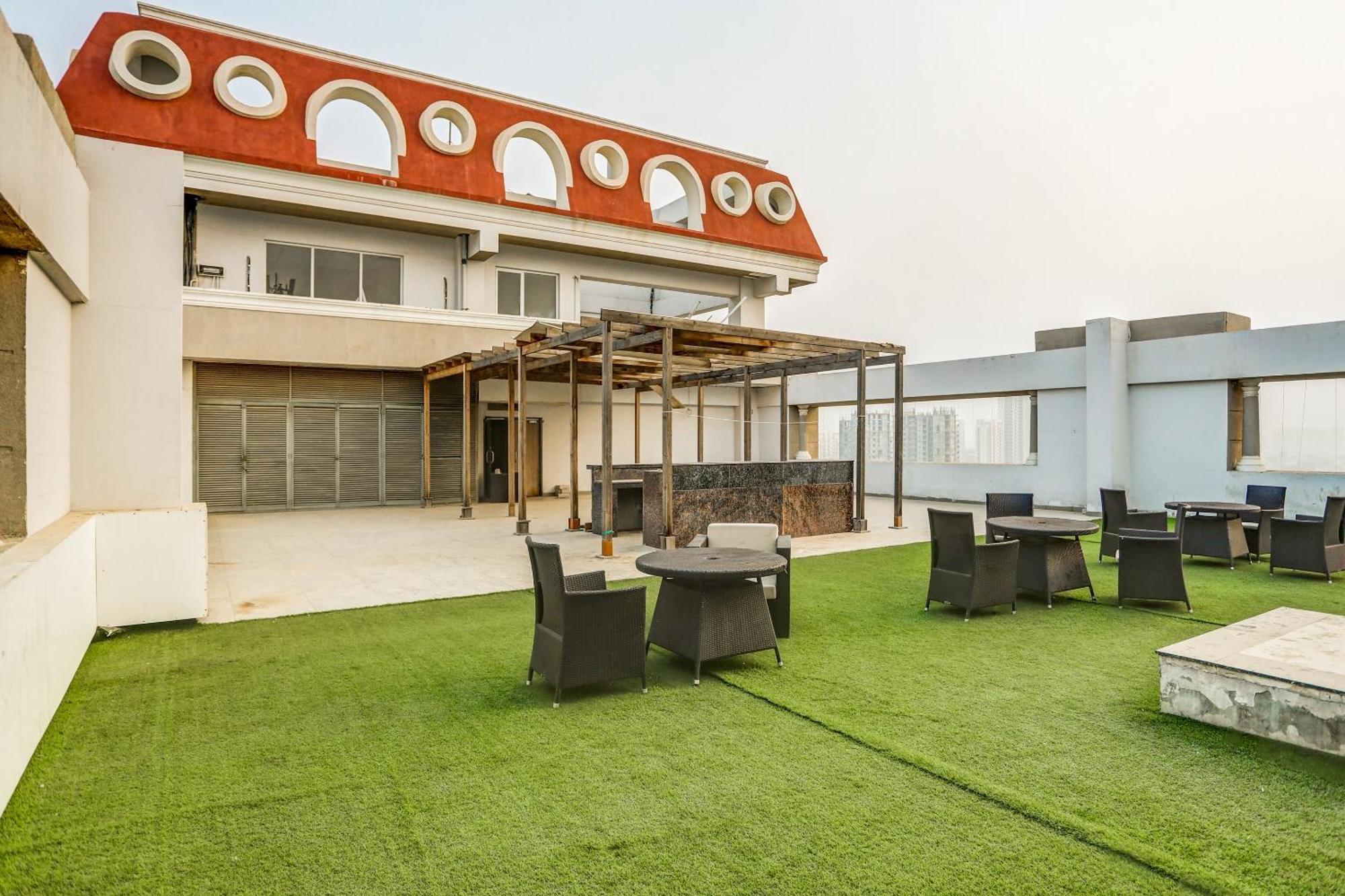 Collection O Limewood Stay Gurgaon Bagian luar foto